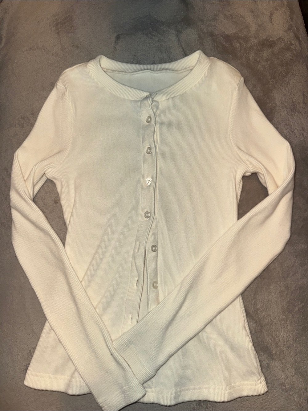 Women’s White Button-Front Long Sleeve Top